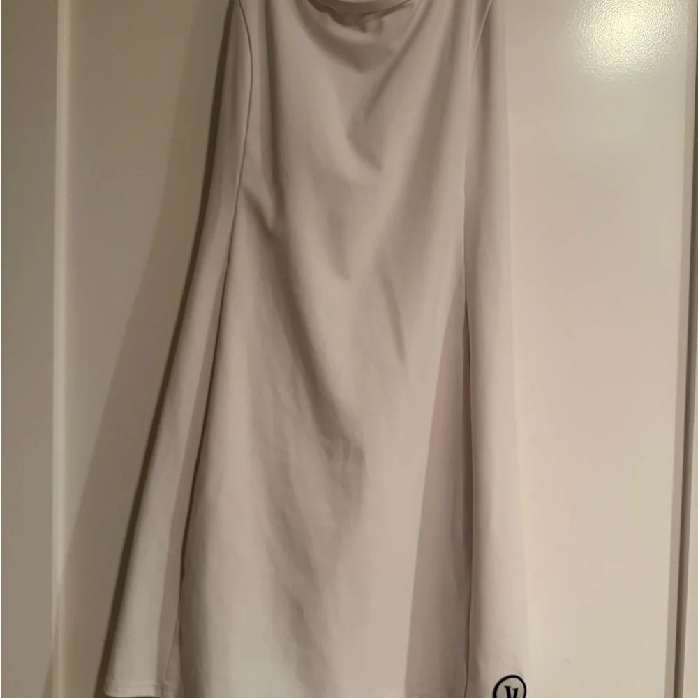 Vuori White One Shot Tennis Dress - Picture 4 of 4